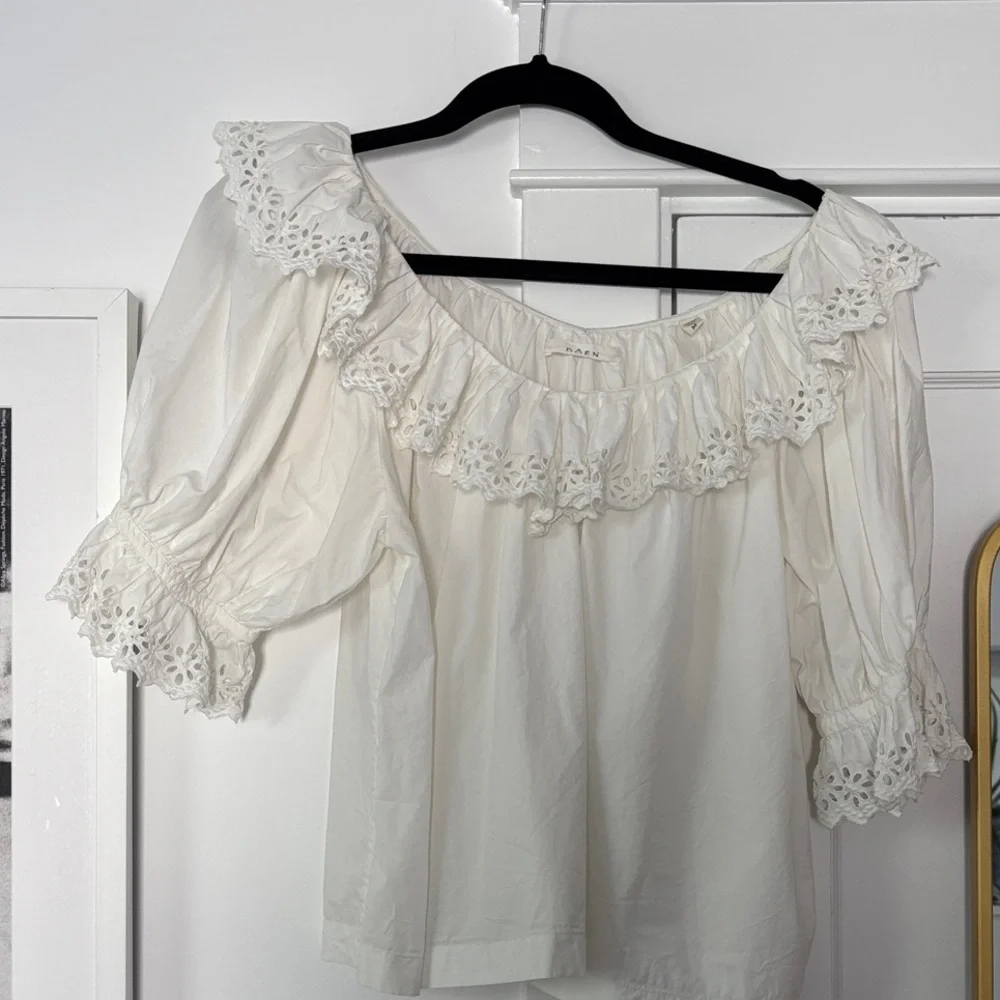 Doen Samara White Eyelet Blouse - Picture 5 of 8